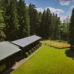 Komáří Louka Hotel