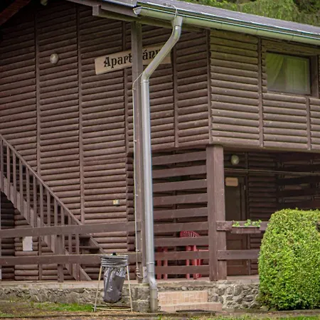 Komari Louka Hotell *