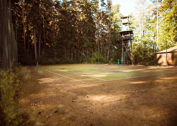 Komari Louka *
